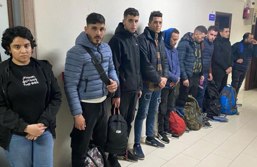 Çanakkale'de 13 kaçak göçmen yakalandı