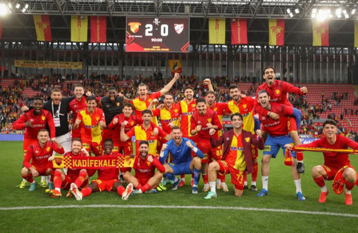 Göztepe, adım adım Süper Lig’e yaklaşıyor