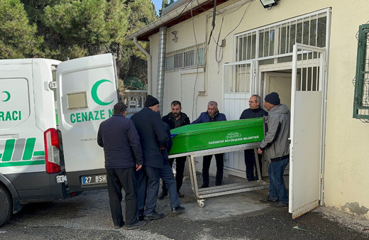 Gaziantep'te direğe çarpan motosiklet sürücüsü hayatını kaybetti
