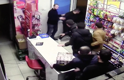 Çanakkale Yenice'deki 4.9'luk depreme bakkalda yakalandılar