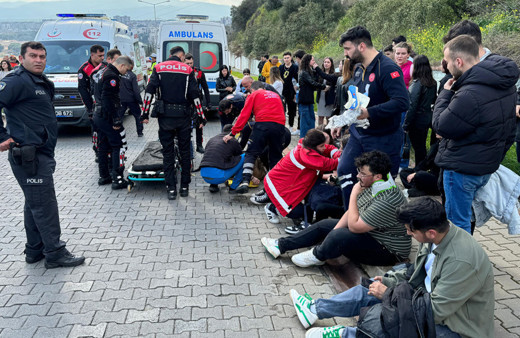 Halk otobüsü devrildi: 15 kişi yaralandı!