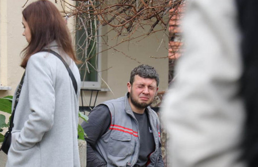 İşe gitmek için uyanan genç adam kahroldu: Annesi ve kardeşi ölmüş! "Gözünüzü seveyim, götürmeyin"