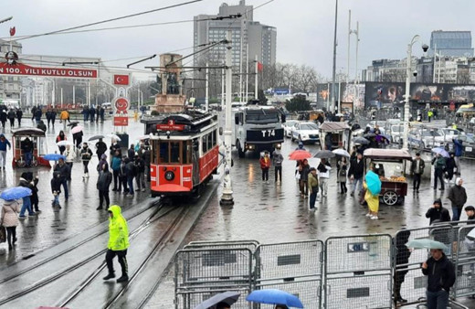 İstanbul'da Taksim ve Şişhane metro istasyonları kapatıldı!