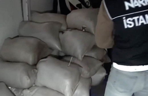 İstanbul'da uyuşturucu operasyonu! 4 ton 604 kilogram metamfetamin ele geçirildi
