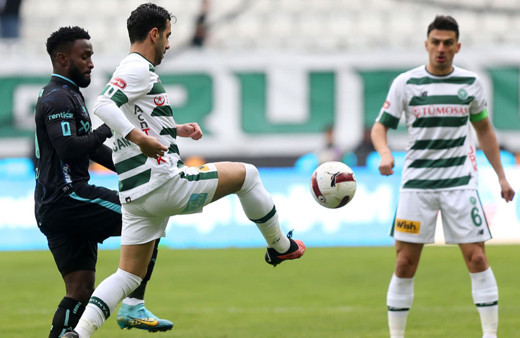 Konyaspor, sahasında Adana Demirspor ile 2-2 berabere kaldı