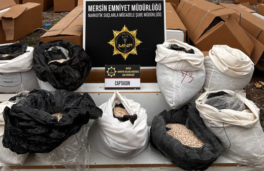 Mersin'de 94 kilo 760 gram uyuşturucu hap ele geçirildi