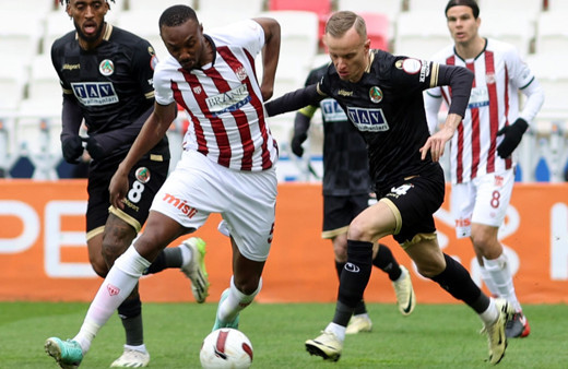 Süper Lig'de Sivasspor, Alanyaspor'a mağlup oldu!