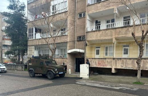 Eşini rehin alan madde bağımlısı, polise ateş açtı!
