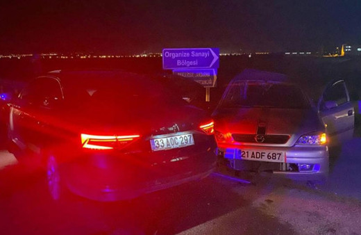 Diyarbakır'da iki otomobil çarpıştı: 1 ölü, 3 yaralı