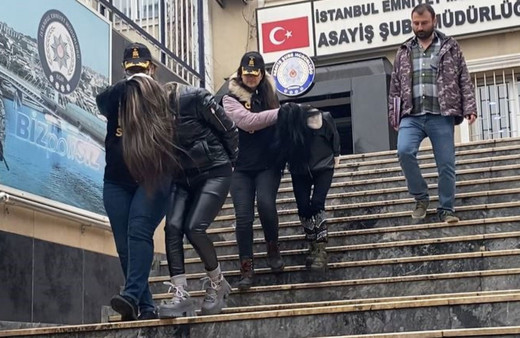 33 bin 600 dolar çalan biri çocuk 2 kadın yakalandı!