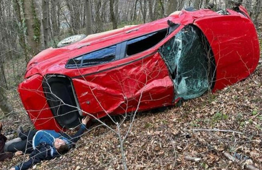 Kiraladıkları araçla kaza yaptılar: 1’i ağır, 2 yaralı