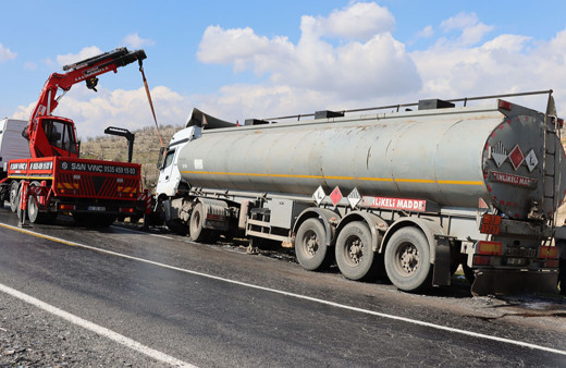 Tanker ile otomobil çarpıştı: 1 kişi hayatını kaybetti!