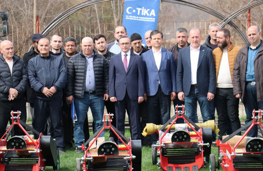 TİKA'dan Kuzey Makedonya'da çiftçilere tarımsal ekipman desteği