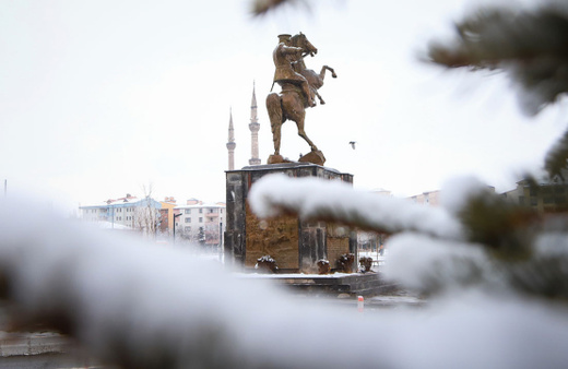 Erzurum, Kars ve Ardahan'da kar etkili oldu