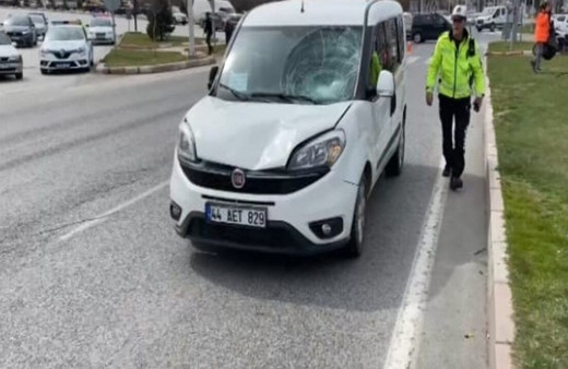 Hafif ticari aracın çarptığı yaşlı adam hayatını kaybetti