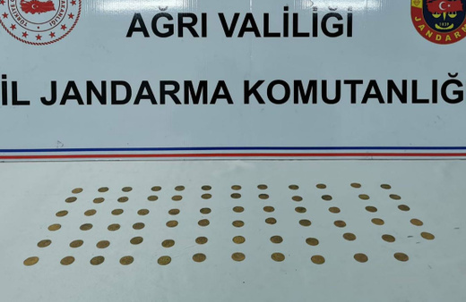 Ağrı'da 71 altın sikke ele geçirildi
