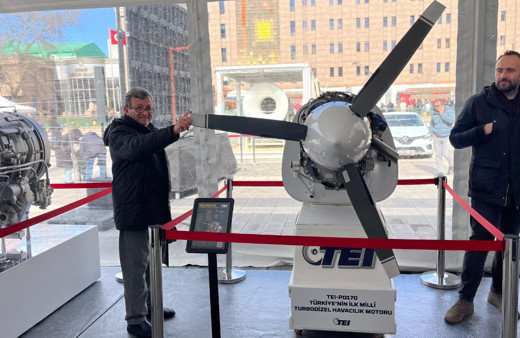 Sergilenen milli uçak motorları göz yaşarttı