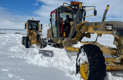 Van’da 129 yerleşim yerinin yolu ulaşıma kapandı