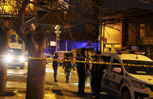 Dükkana girerek başına silah dayayan şahıs 48 bin TL'lik zarar verdi