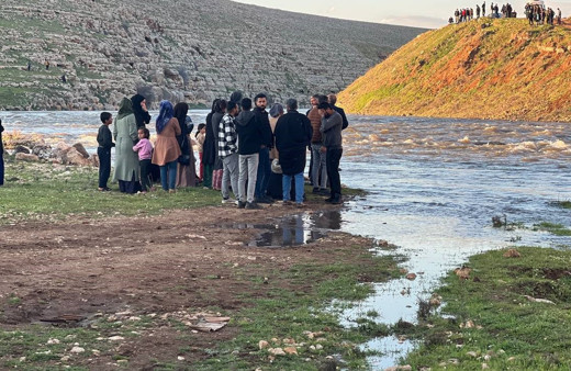 Akıntıya kapılan çocuğu arama çalışmaları devam ediyor