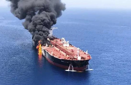 İngiltere, Kızıldeniz’de bir geminin vurulduğunu açıkladı