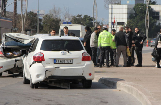 7 aracın karıştığı zincirleme trafik kazasında 5 kişi yaralandı!