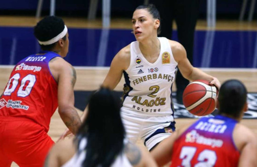 Fenerbahçe Kadın Basketbol Takımı, yarı final için parkede