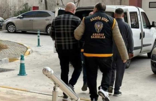 53 yıl hapis cezasıyla aranıyordu, polise yakalandı!
