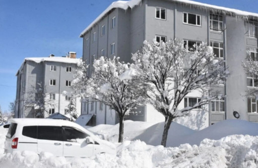 İlkbahar'da birçok il beyaza büründü, yollar ulaşıma kapandı