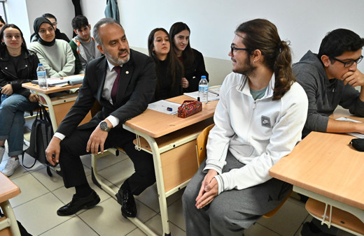 Bursa Büyükşehir Belediye Başkanı Alinur Aktaş: Genç Kart ile gençlerimize 5.000 TL destek