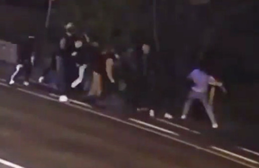 Belçika'da PKK yandaşları Öcalan posterleriyle Türk mahallesine girdi ortalık karıştı