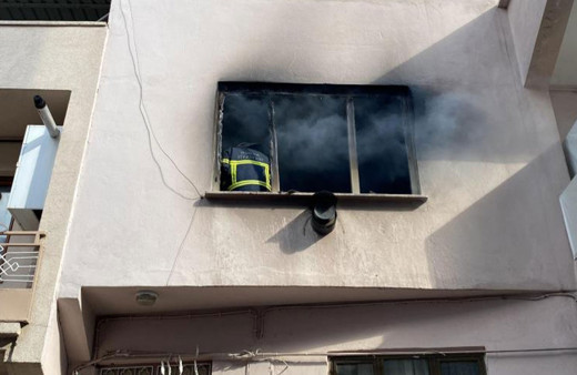 Elektrikli battaniye yangın çırardı, 2 çocuk annesi yaralandı
