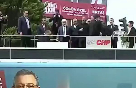 CHP’nin Balıkesir Mitingi’nde ezan saati tartışması gündem oldu