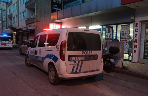 Samsun'da tartıştığı market müdürünü bıçakladı