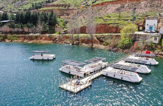 Diyarbakır'da elektrikli tekneler deneme seferine başladı