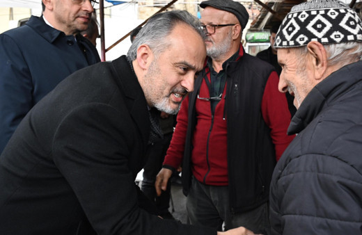 Bursa Büyükşehir Belediyesi 50 bin emekliye bayram destek çekleri ulaştırdı