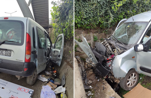 Kamyonet üst geçide çarptı: 1 kişi öldü, 2 kişi yaralandı!