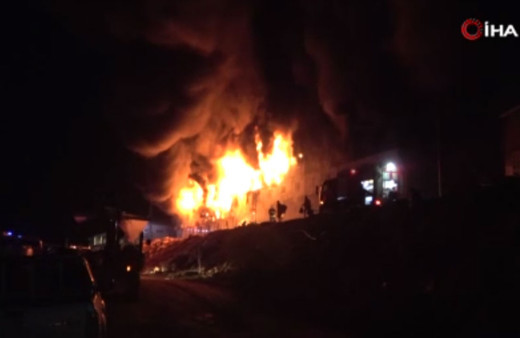 İşçilerin kaldığı konteyner yatakhane alevlere teslim oldu!