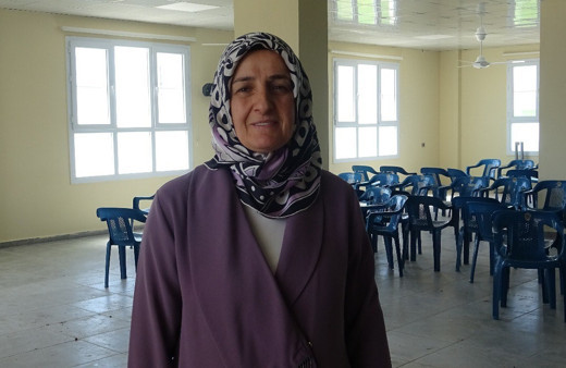 Aydınlı gelin ikinci dönemde köyün tek muhtar adayı oldu