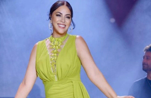 Şarkıcı Zara’nın gözlerden uzak büyüttüğü kızı Dila güzelliğiyle annesine benzetildi