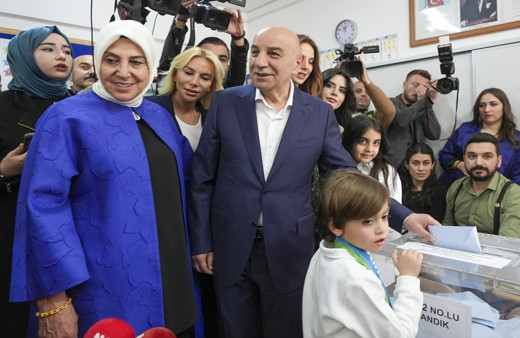 Cumhur İttifakı'nın ABB Başkan adayı Turgut Altınok oyunu kullandı