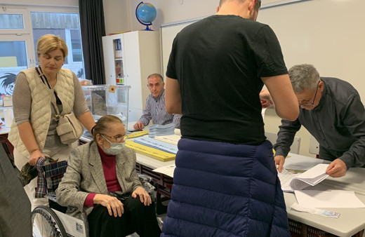 Engelli vatandaşlar tekerlekli sandalyeyle oyunu kullandı