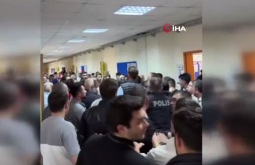 İstanbul'da muhtar adaylarının yakınları arasında çıkan kavga kamerada!