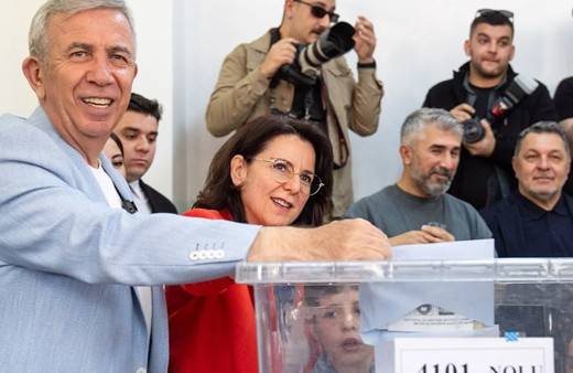 Mansur Yavaş oy kullandığı sandıkta birinci çıktı