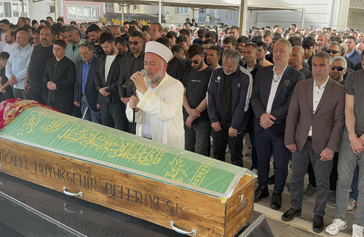 Kazada hayatını kaybeden milli sporcu Sıla Medine Kavurat defnedildi