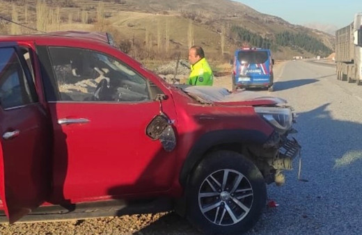 Malatya'da kamyonet şarampole uçtu: 6 yaralı