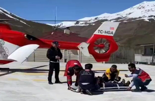 16 yaşındaki hasta için helikopter ambulans havalandı