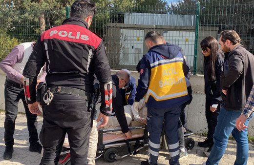 Silahla yaraladığı eşini rehin alan kişi polise teslim oldu