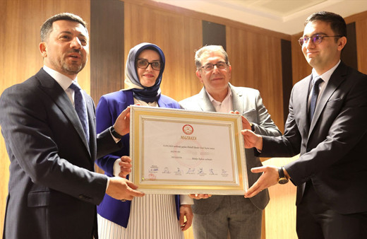 Nevşehir Belediye Başkanı Rasim Arı mazbatasını aldı