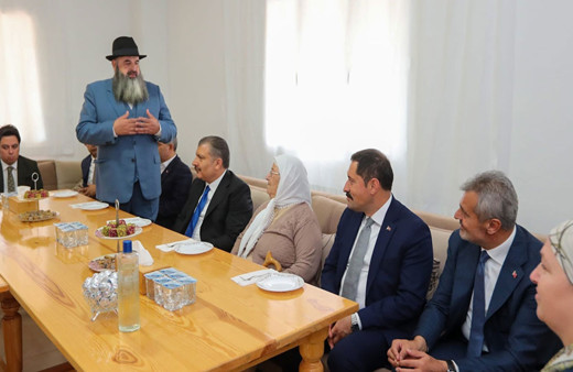 Sağlık Bakanı Koca, Hatay'da ziyaretlerde bulundu